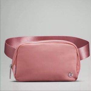 NWT Lululemon everywhere belt bag